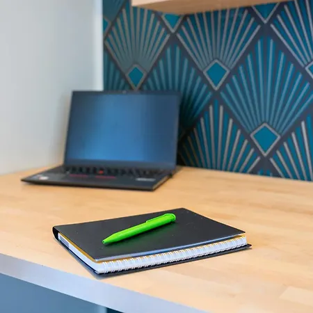 Chill And Work En Drome